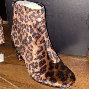 Sexy velvet leopard boots!